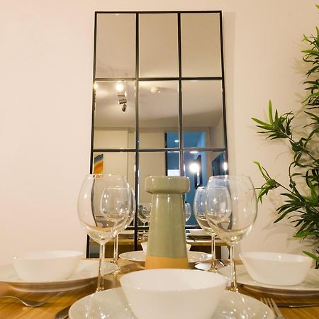 Plenty Of Parking Available; 3 Bedroom Apartment By Property Promise Cardiff Luaran gambar