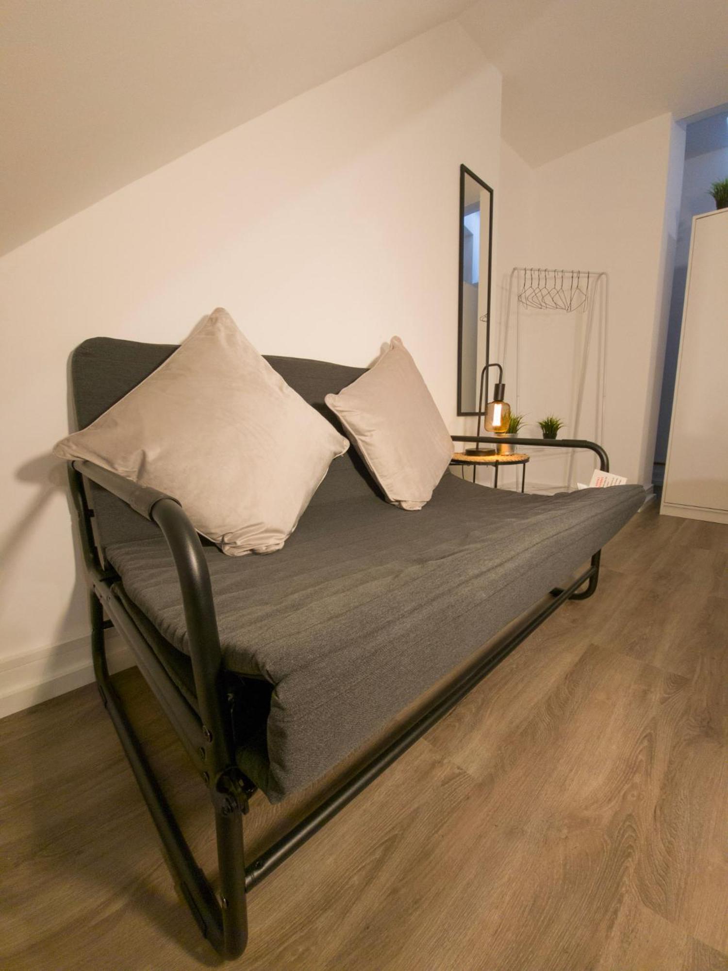 Plenty Of Parking Available; 3 Bedroom Apartment By Property Promise Cardiff Luaran gambar