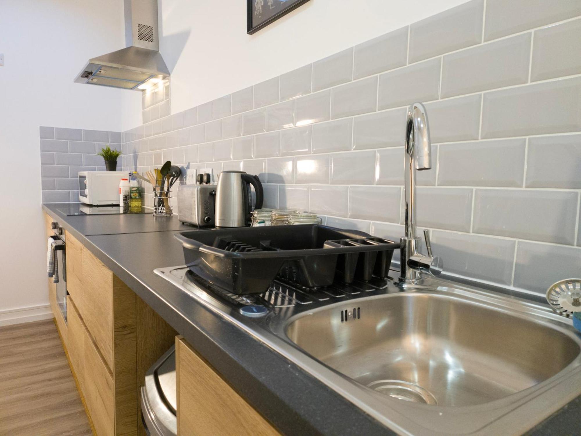 Plenty Of Parking Available; 3 Bedroom Apartment By Property Promise Cardiff Luaran gambar