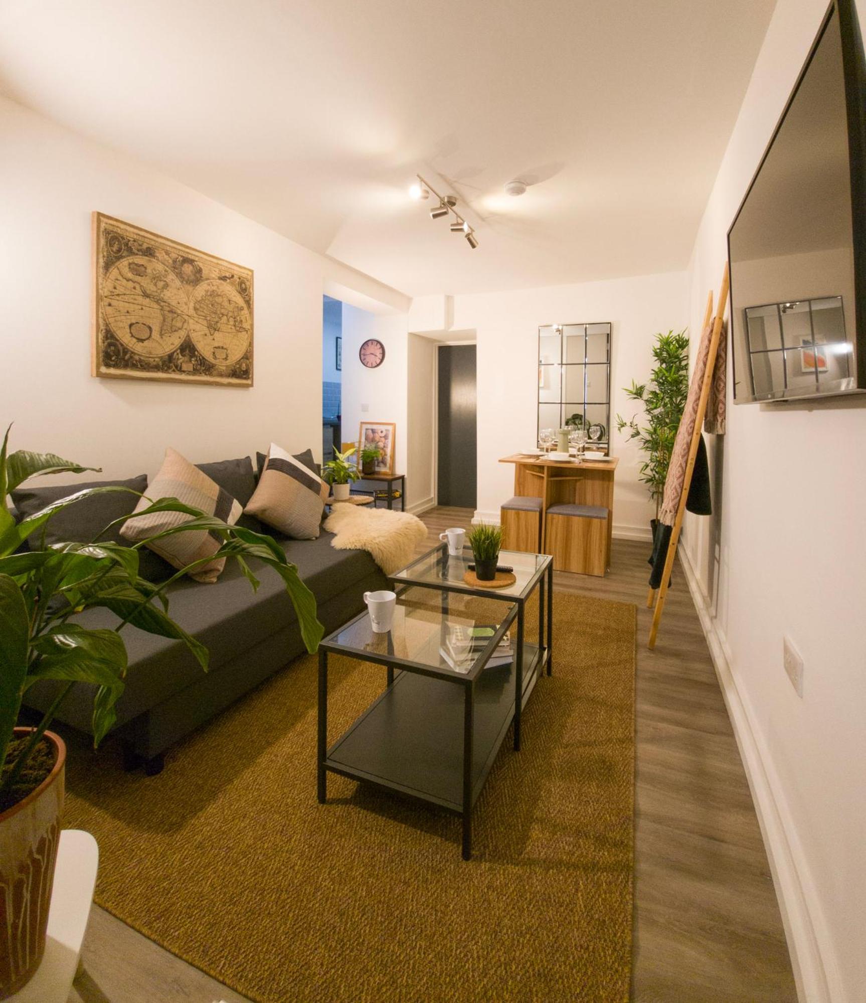 Plenty Of Parking Available; 3 Bedroom Apartment By Property Promise Cardiff Luaran gambar