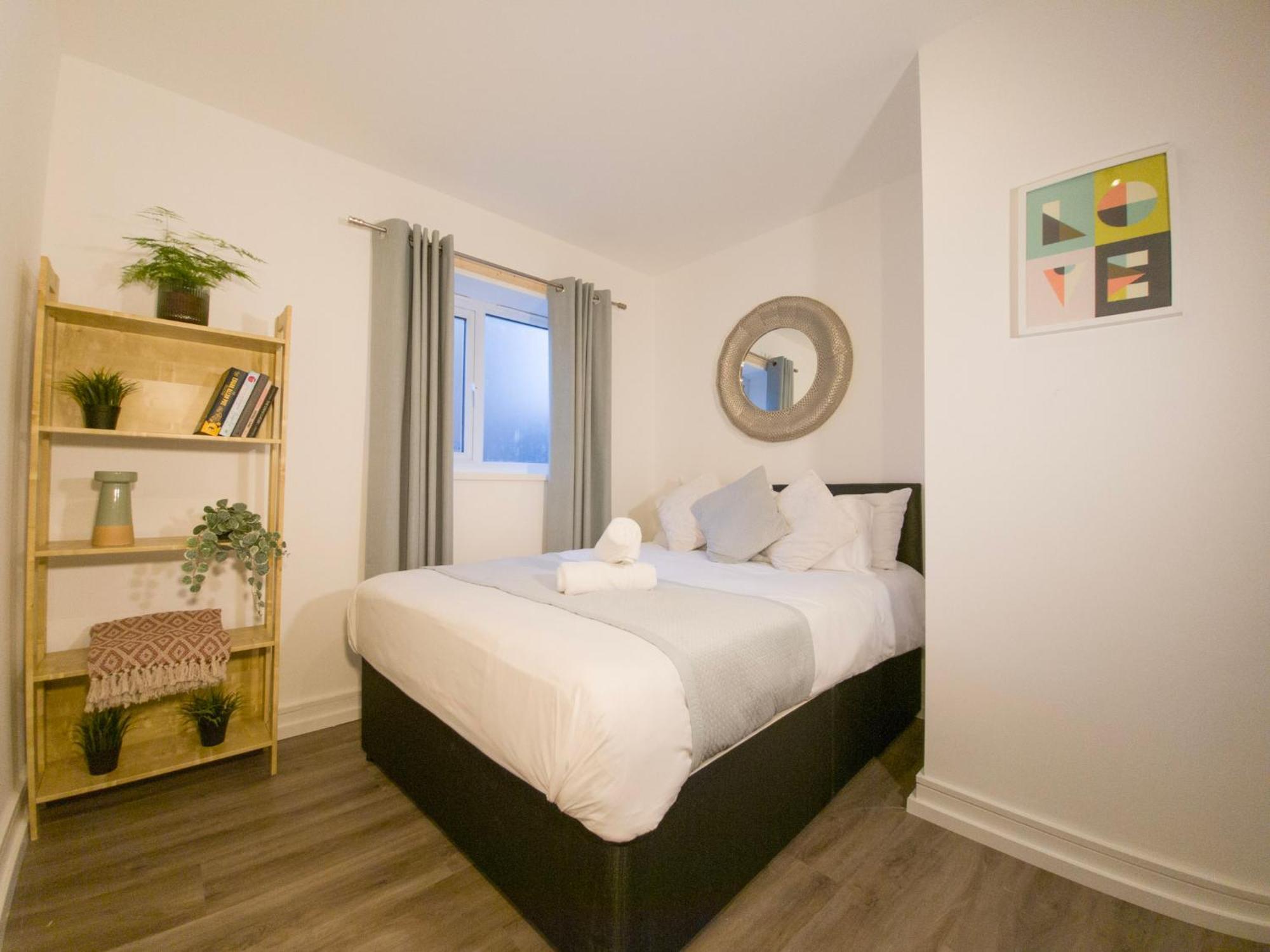 Plenty Of Parking Available; 3 Bedroom Apartment By Property Promise Cardiff Luaran gambar