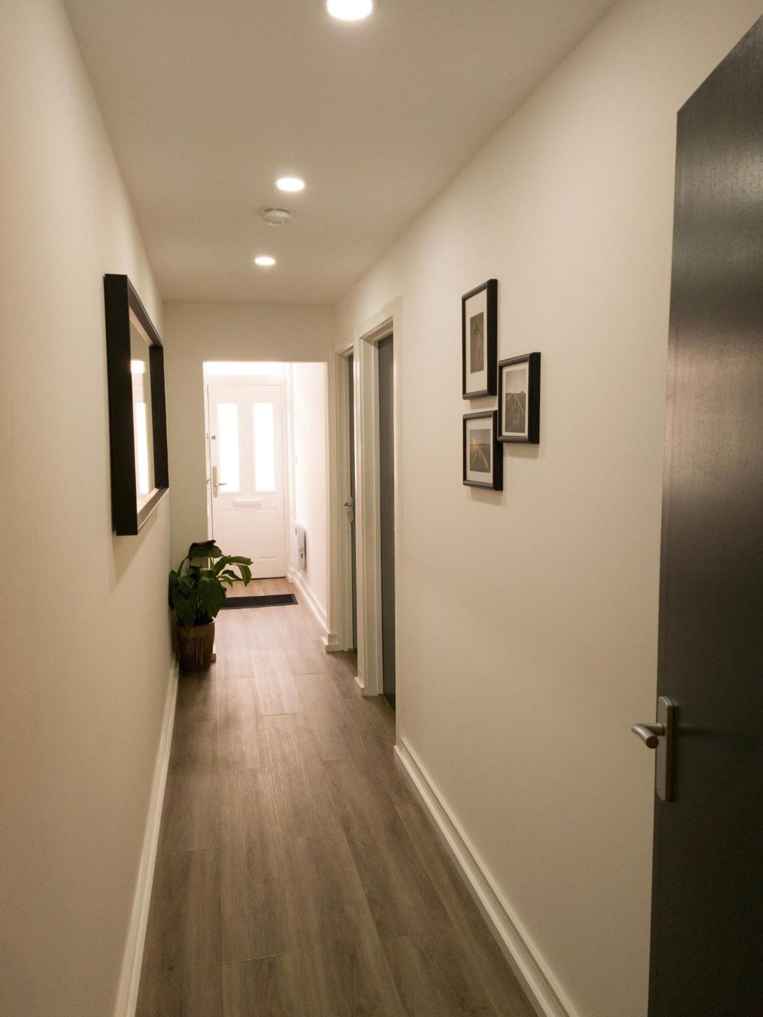Plenty Of Parking Available; 3 Bedroom Apartment By Property Promise Cardiff Luaran gambar