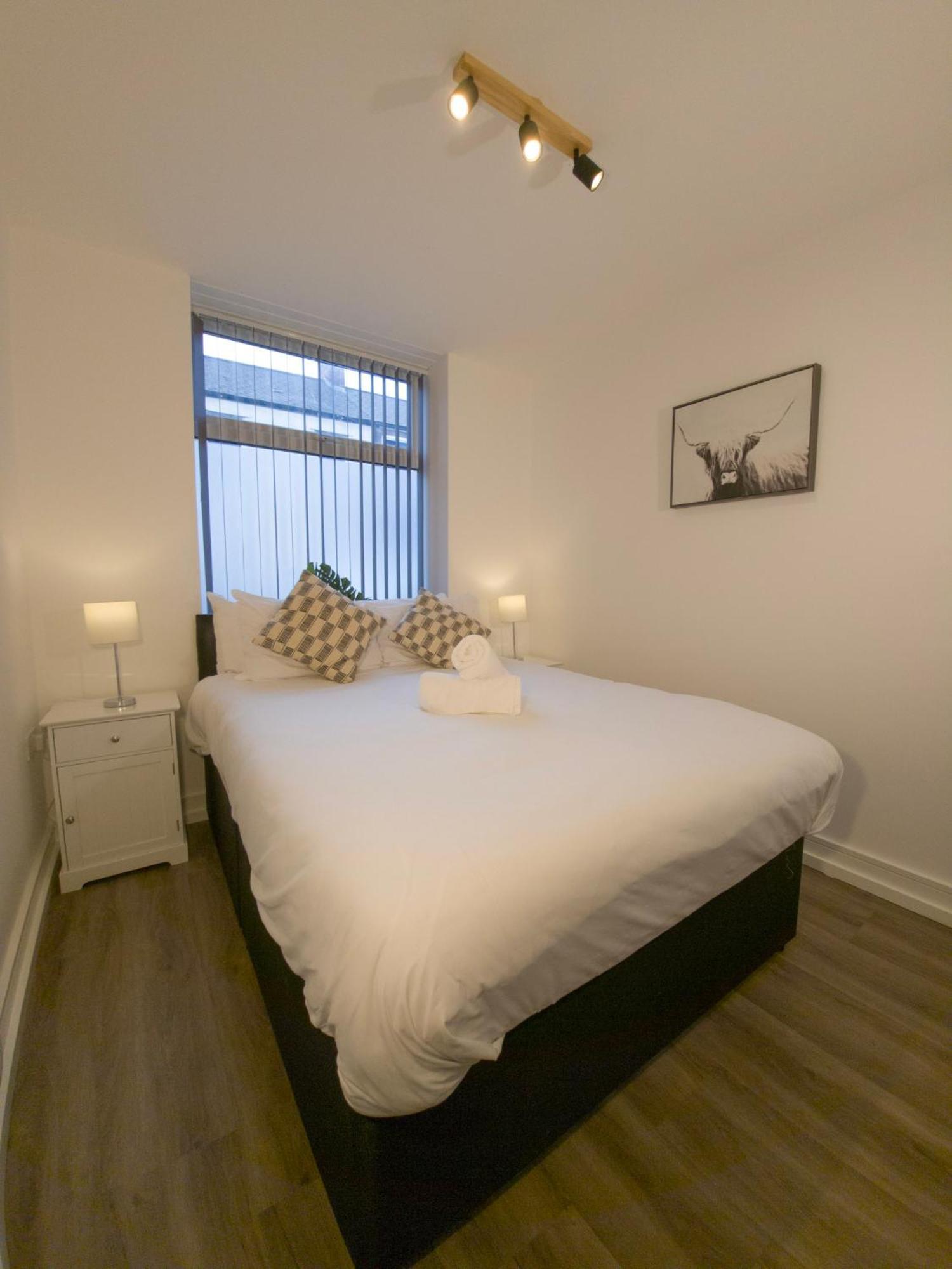Plenty Of Parking Available; 3 Bedroom Apartment By Property Promise Cardiff Luaran gambar